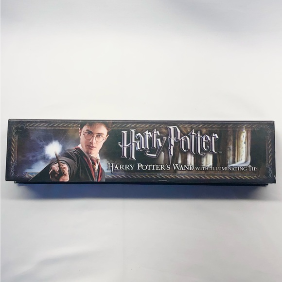 Harry Potter’s Wand That Lights Up 14 Inches long - Picture 15 of 16